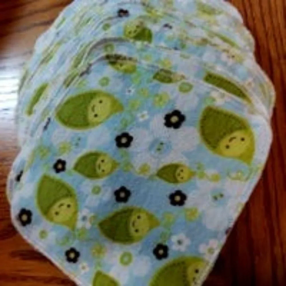 10 blue peapod cloth wipes